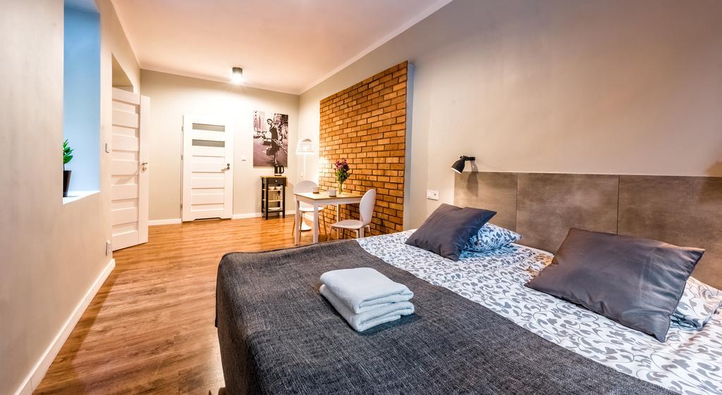 Flamingo Premium Hostel Cracovie Extérieur photo