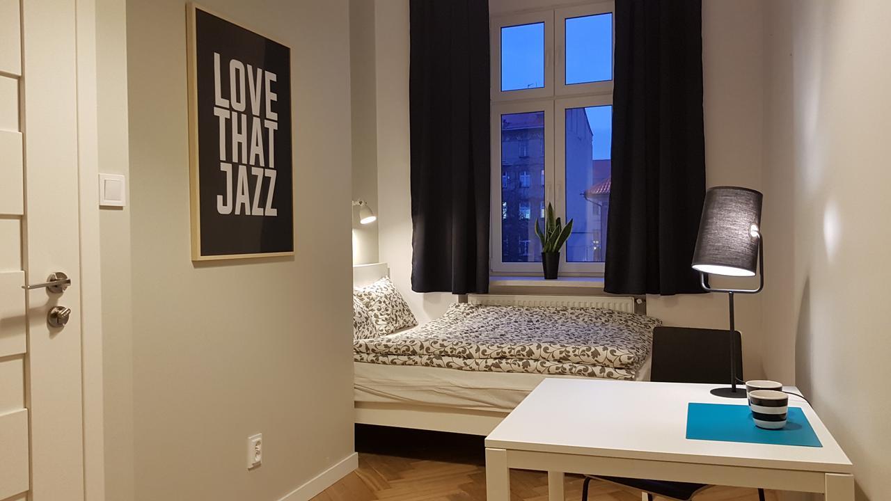 Flamingo Premium Hostel Cracovie Extérieur photo