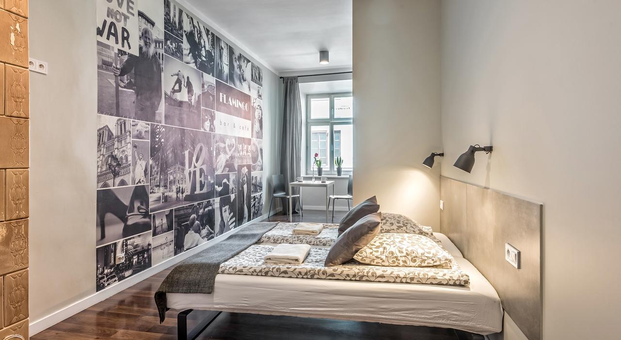 Flamingo Premium Hostel Cracovie Extérieur photo