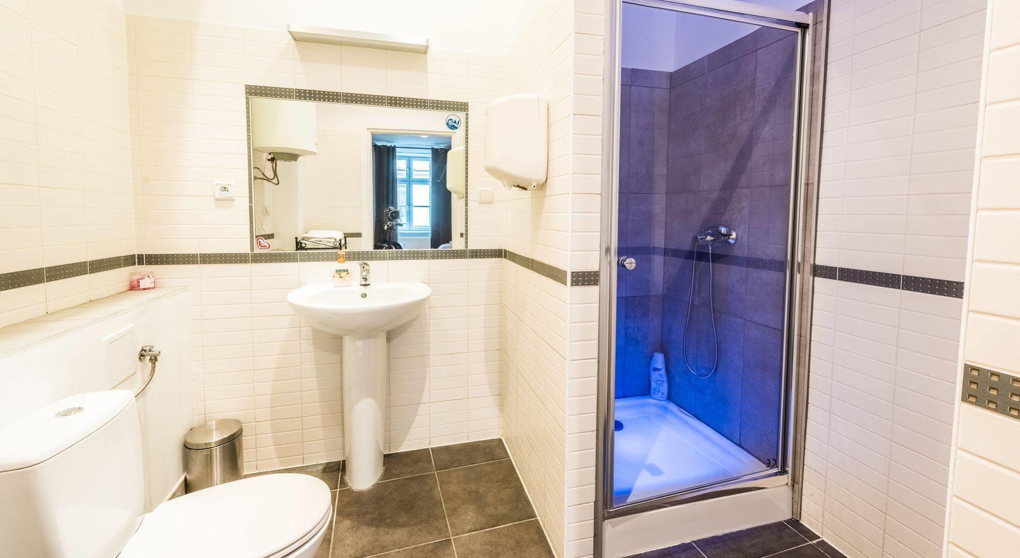 Flamingo Premium Hostel Cracovie Extérieur photo