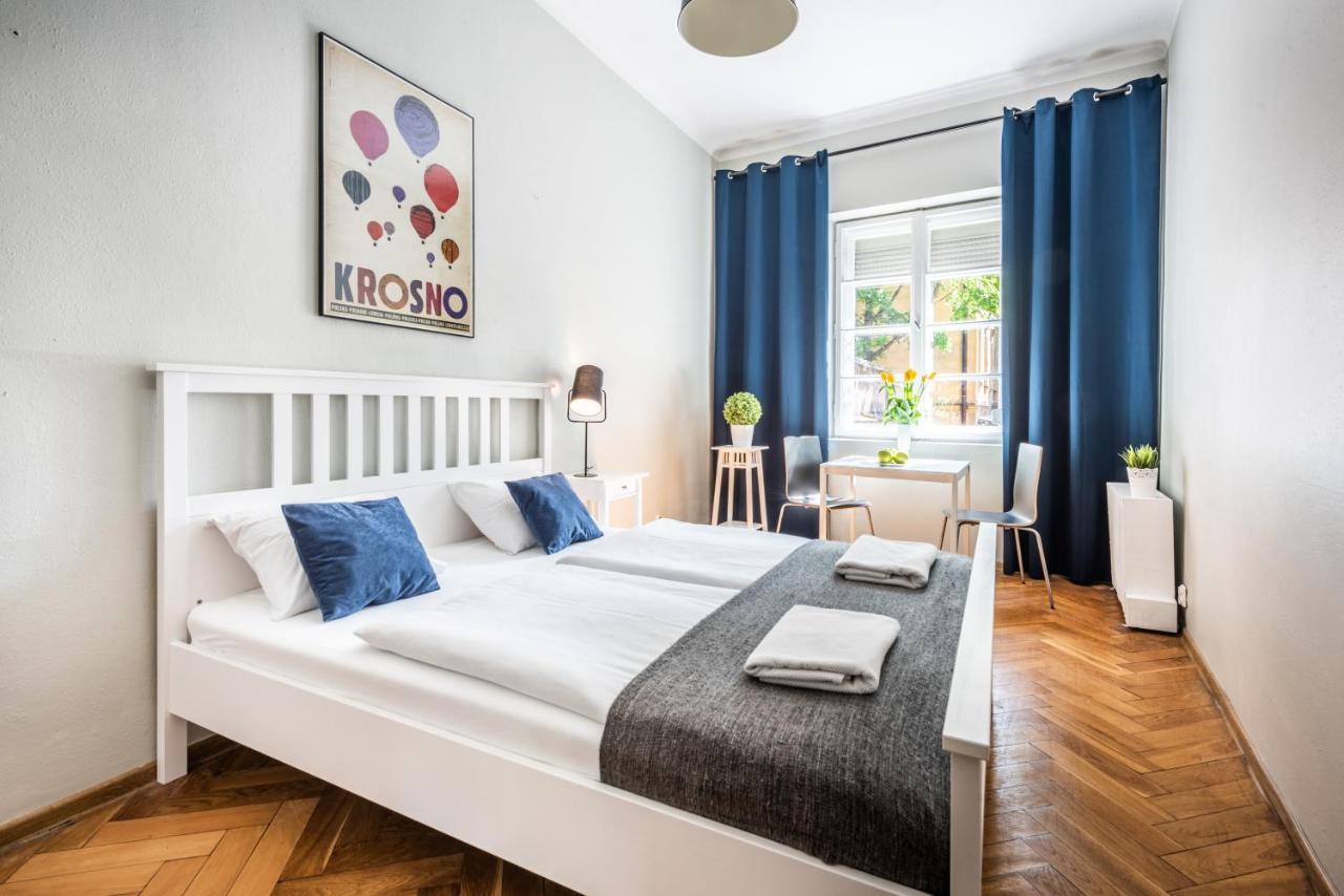 Flamingo Premium Hostel Cracovie Extérieur photo