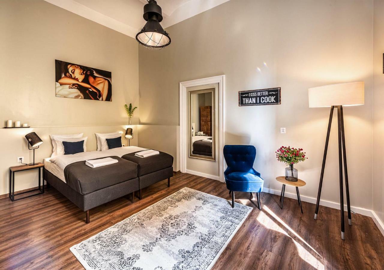 Flamingo Premium Hostel Cracovie Extérieur photo